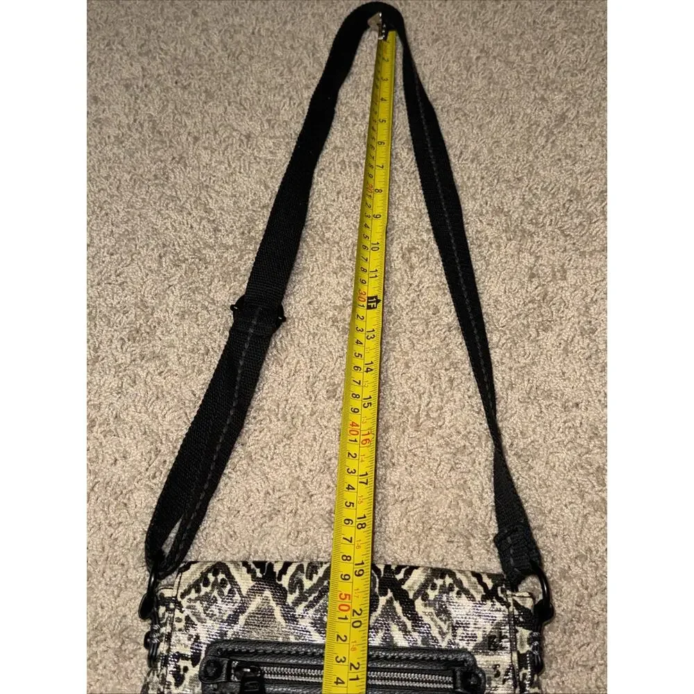 Sakroots Women's Black White Pocketbook Crossbody Messenger Bag Peace 9” X 8”